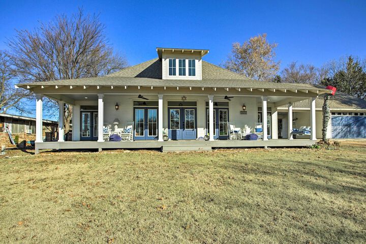 Spacious Kingston Home on Lake Texoma!