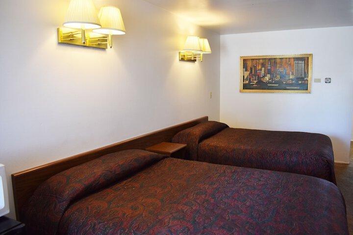Room 8 of 11