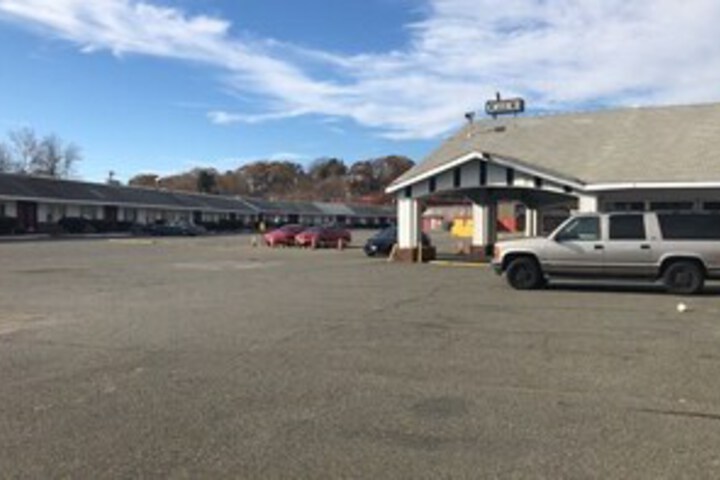 Town Line Motel
