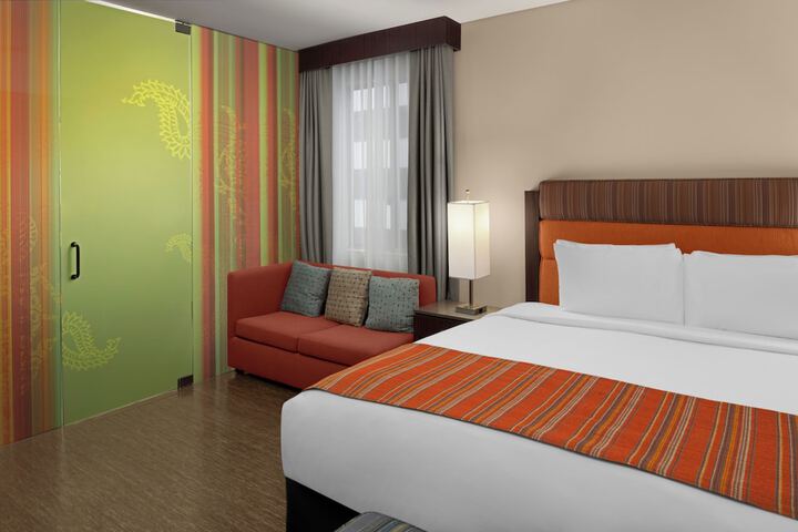 Room 37 of 71