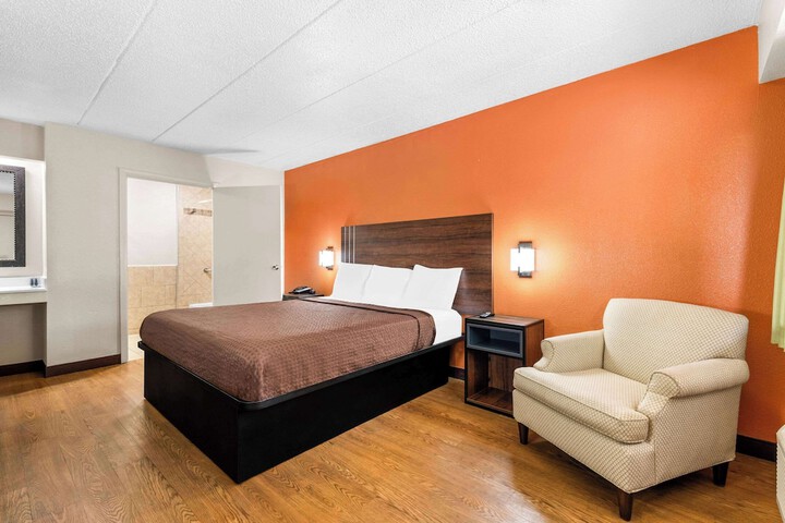 Room 25 of 41