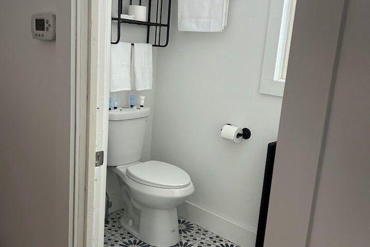 Room 9 of 11