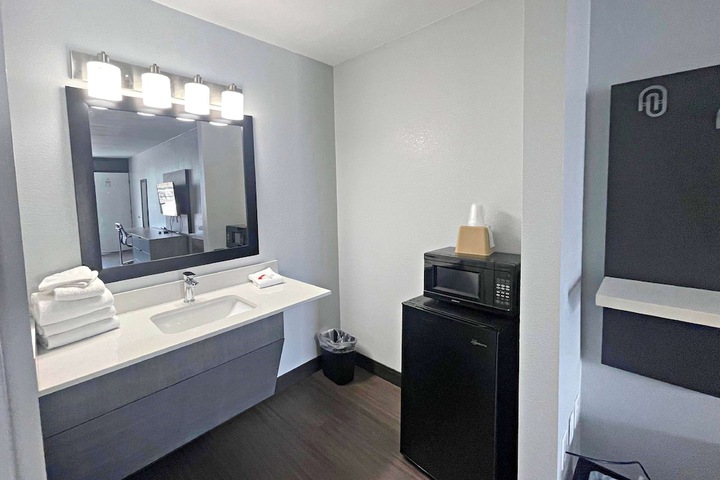 Room 15 of 24
