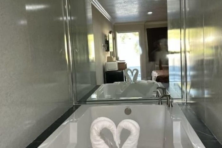 Room 21 of 48