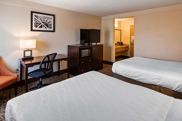 Room 8 of 25