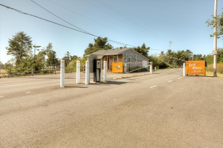 Gearhart Lakefront Vacation Rental