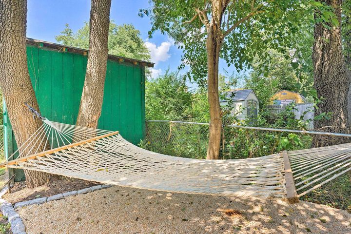 Chic Cottage w / Private Yard: Steps to Beach!