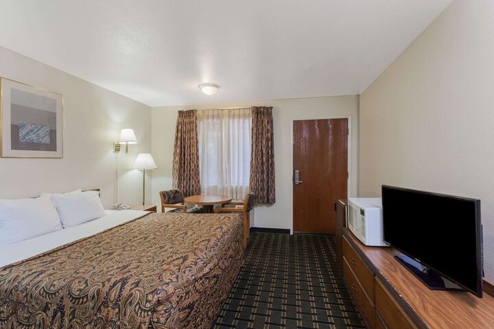Room 11 of 12