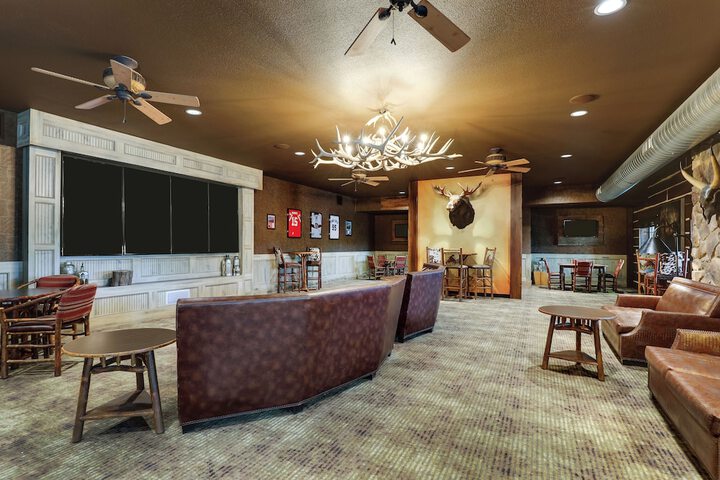 Lounge 52 of 60