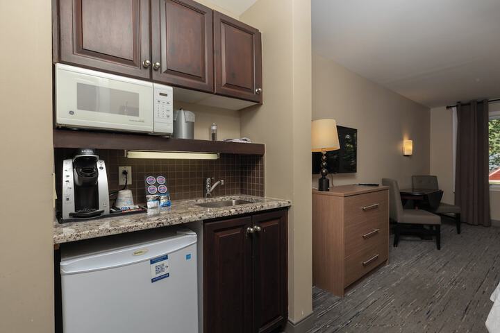 Holiday Inn Express and Suites Tremblant by IHG