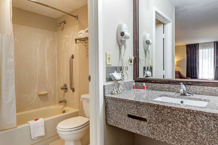 Room 15 of 37