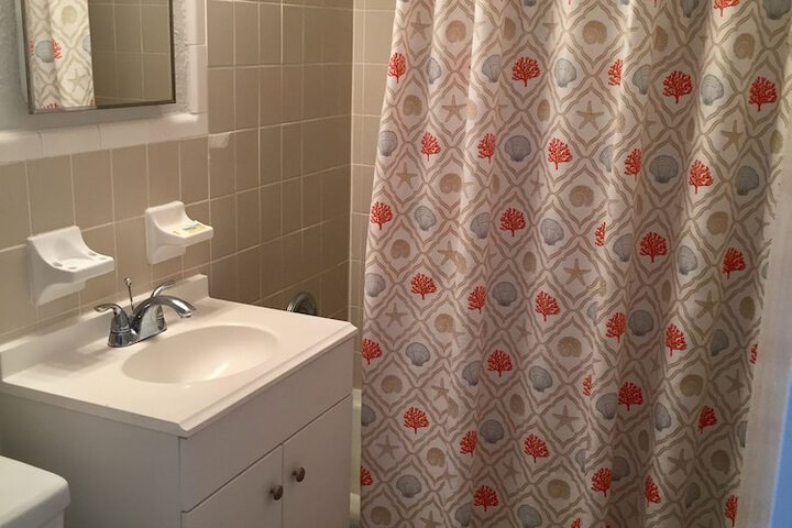 Room 33 of 46