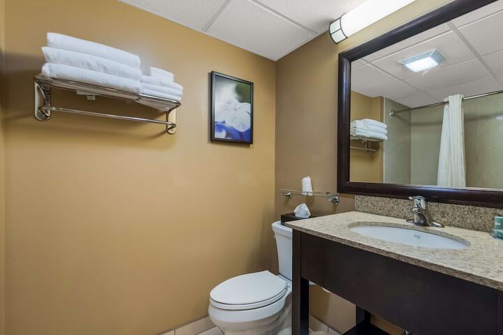 Room 16 of 36