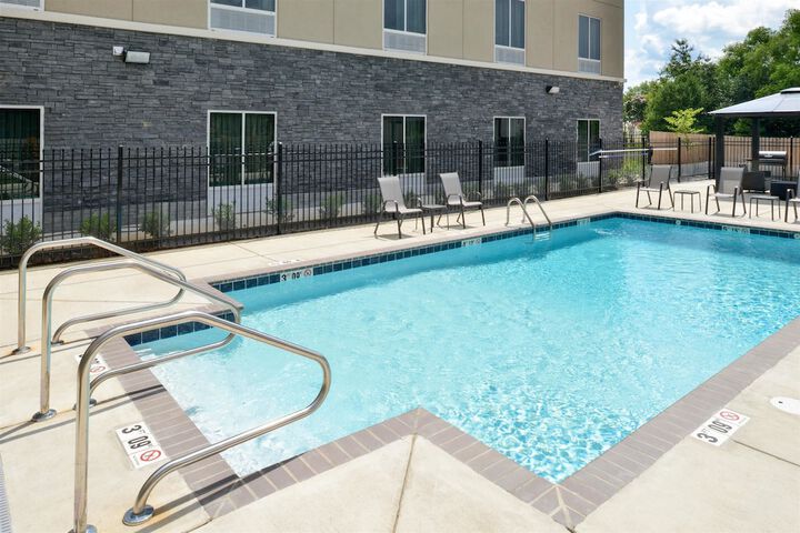 Pool 8 of 25