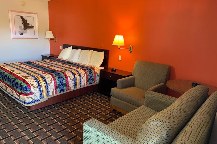 Room 12 of 16