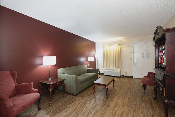 Room 15 of 37