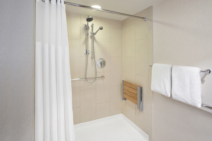 DoubleTree by Hilton Hotel Newark Airport