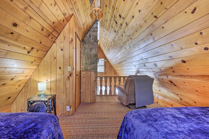 A-frame Cabin w / Private Boat Dock!