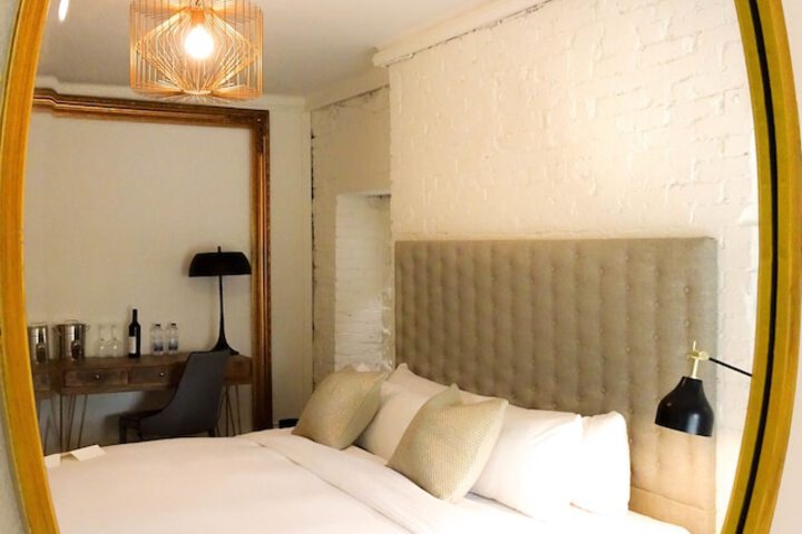 Room 43 of 79