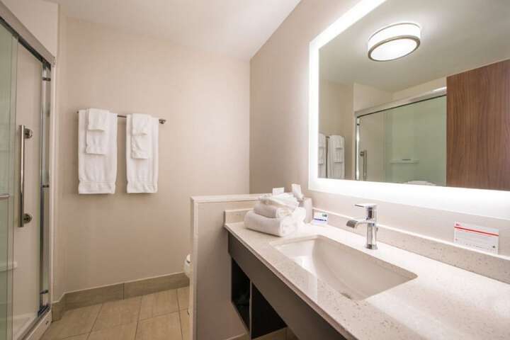 Room 10 of 25