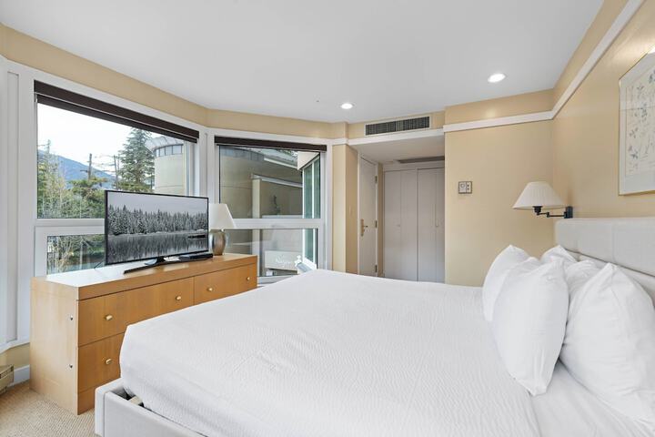 Le Chamois by Whistler Premier