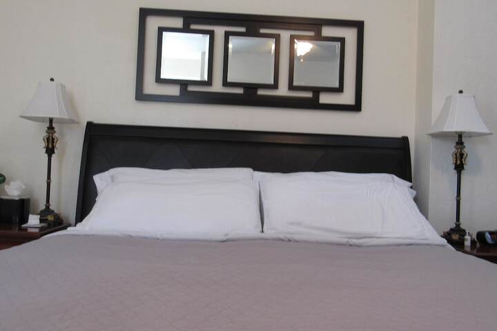 Room 53 of 106