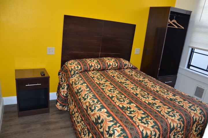 Room 14 of 34
