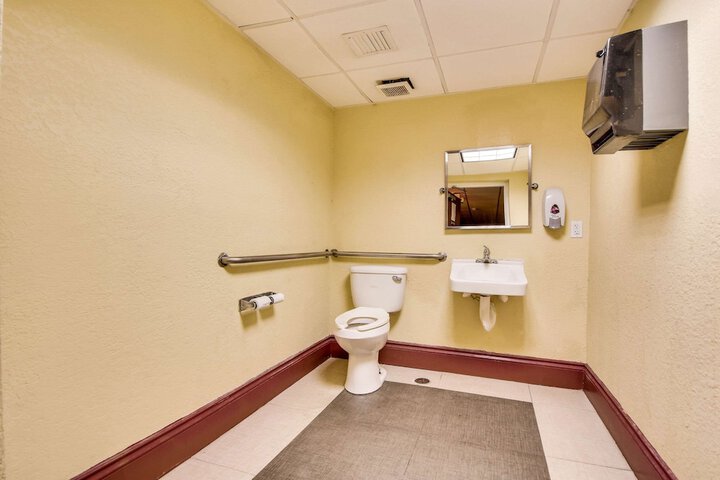 Room 42 of 63