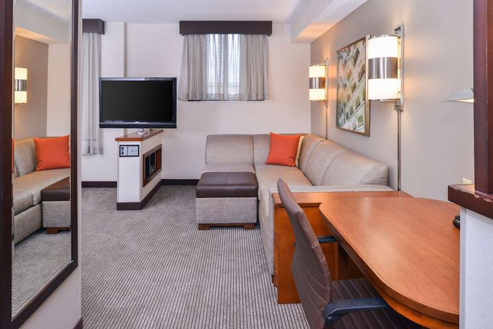 Room 18 of 33
