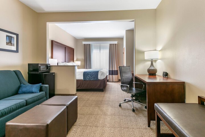 Comfort Suites Batesville