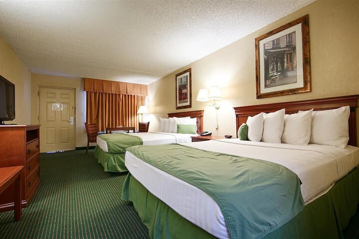 Room 9 of 35