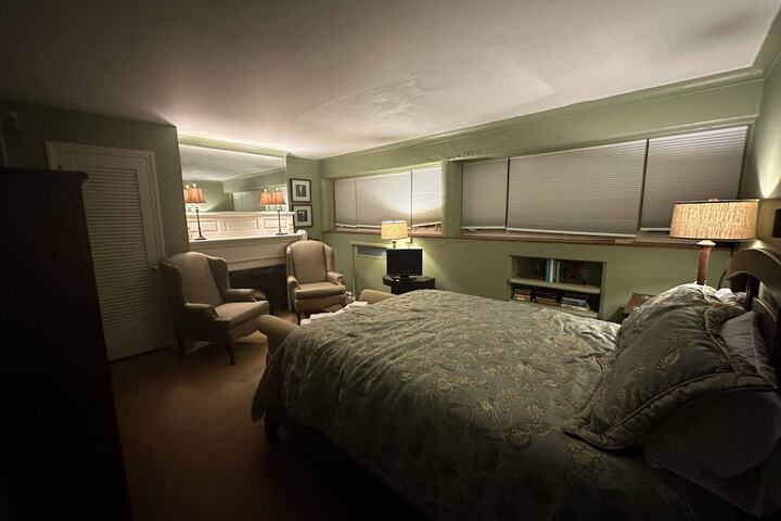 Room 38 of 65