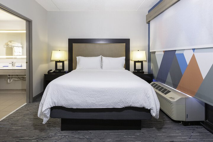 Room 48 of 59