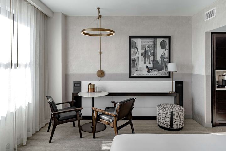 Hotel Fort Des Moines Curio Collection by Hilton