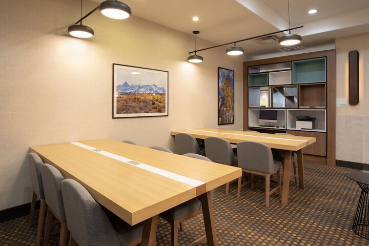 Business Center 53 of 54