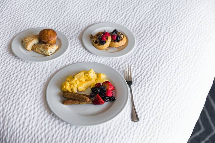 Breakfast/Coffee Service 36 of 44