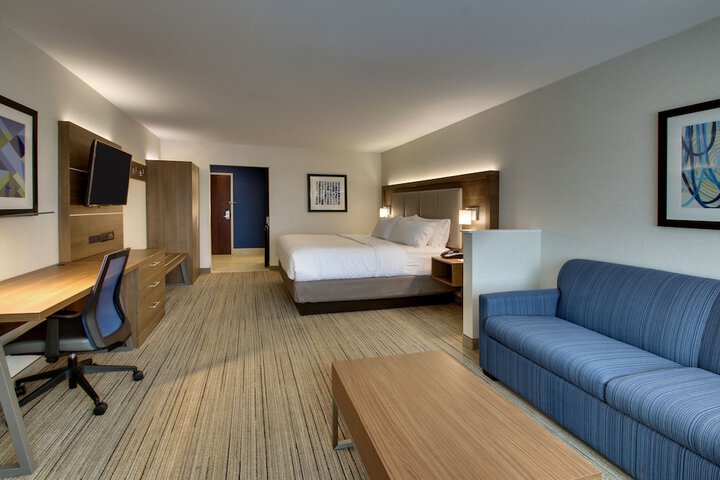 Room 30 of 43
