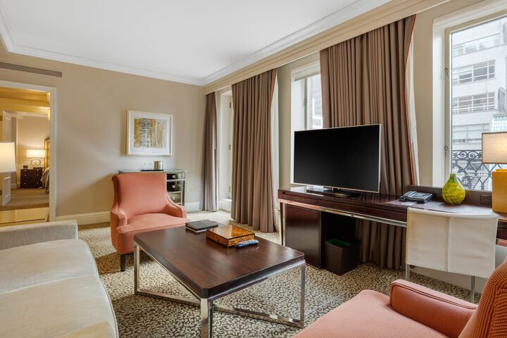 Room 102 of 125