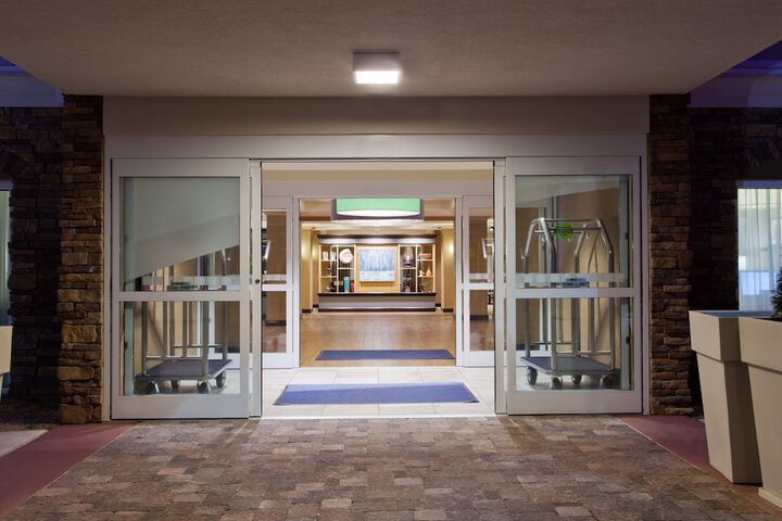 Hotel 2 of 33