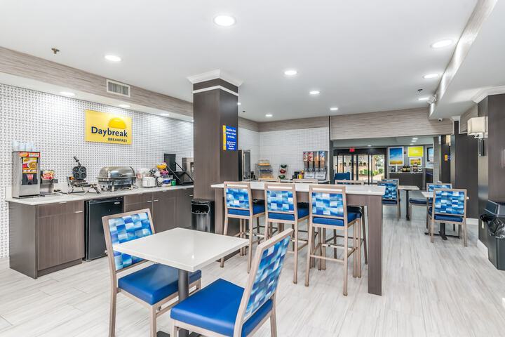 Days Inn & Suites by Wyndham Prattville-Montgomery