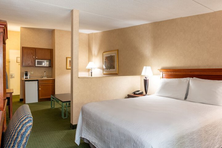 White River Inn and Suites