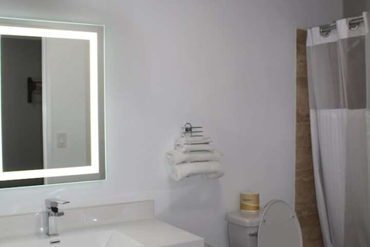Room 17 of 24