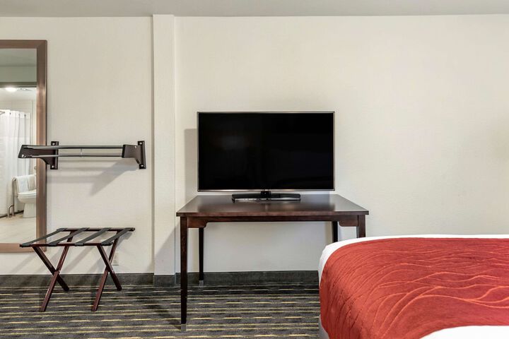 Room 10 of 42