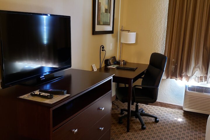 Room 28 of 47