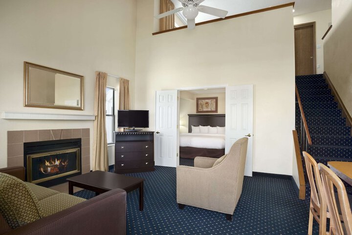 Room 12 of 15