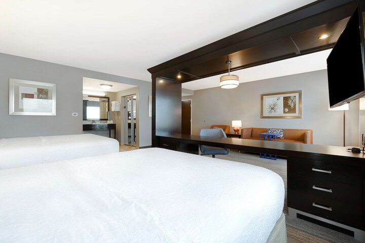 Room 54 of 69
