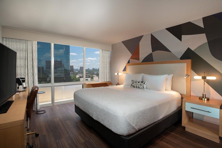 Room 10 of 48