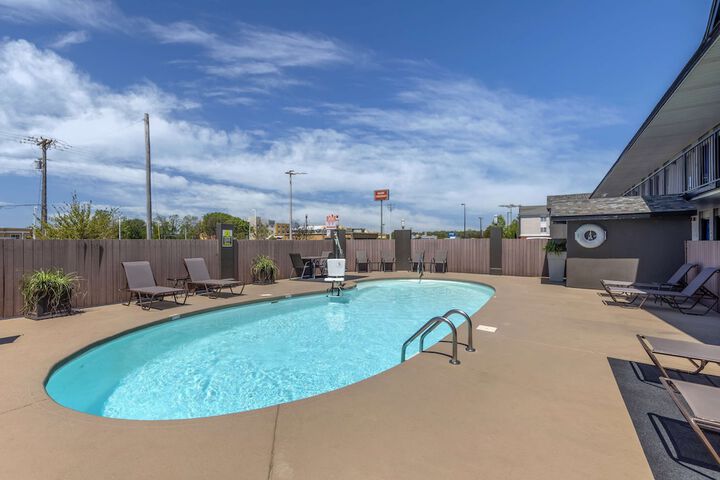 Pool 5 of 28