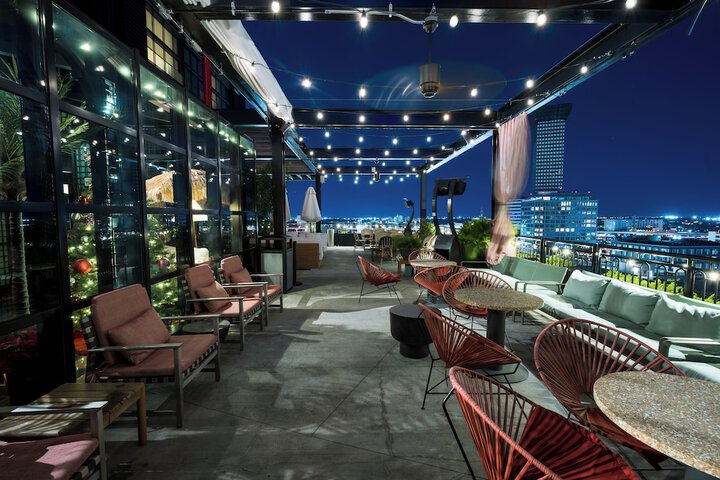 Lounge 181 of 216