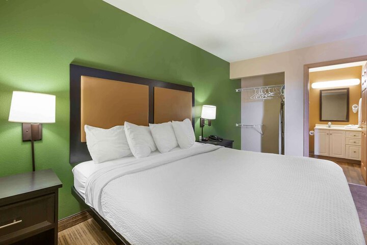 Room 20 of 28